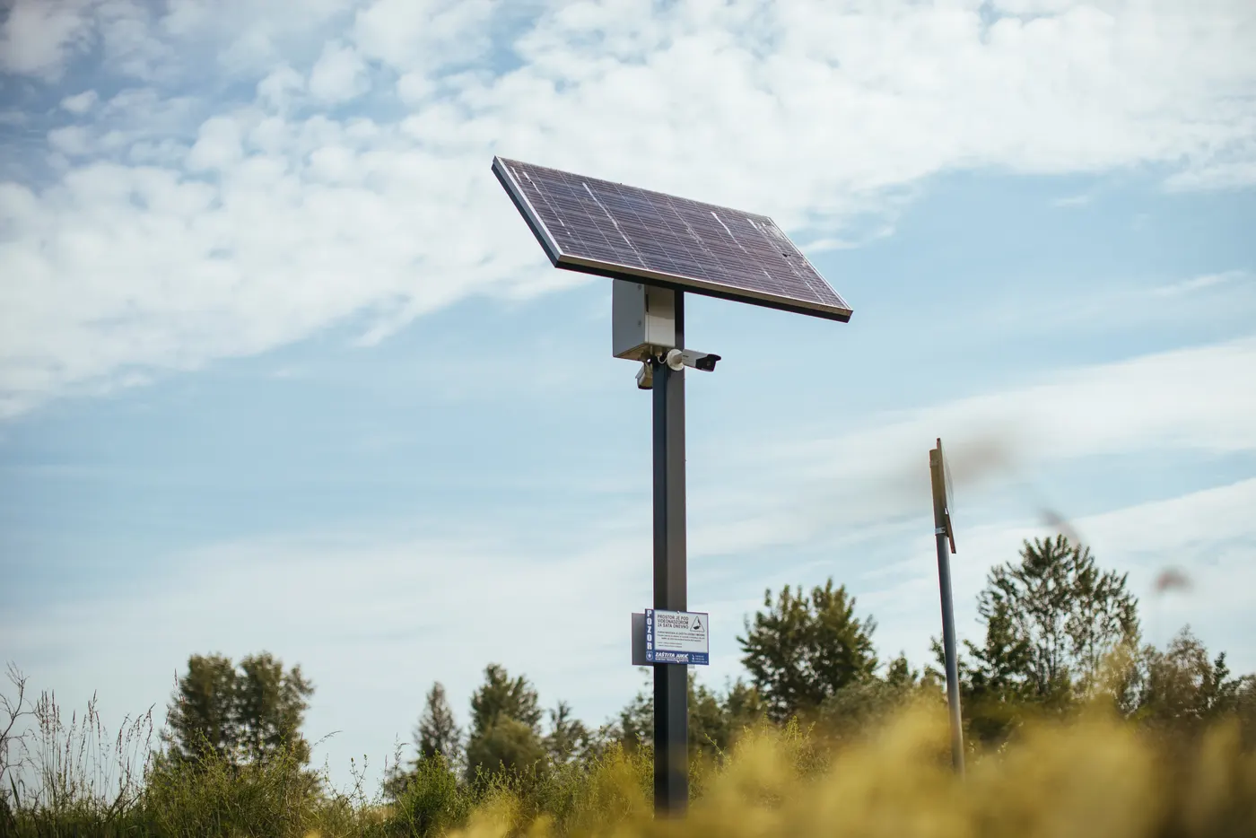 Autonomni solarni stup videonadzora na javnoj površini